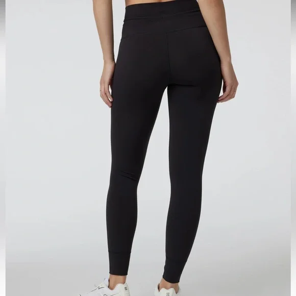 Vuori Black Leggings - Picture 3 of 6